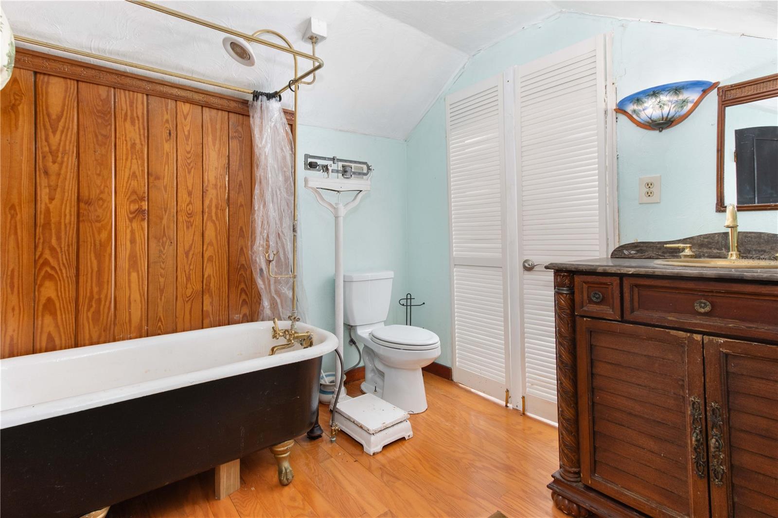 806 NARCISSUS AVE — photo 47