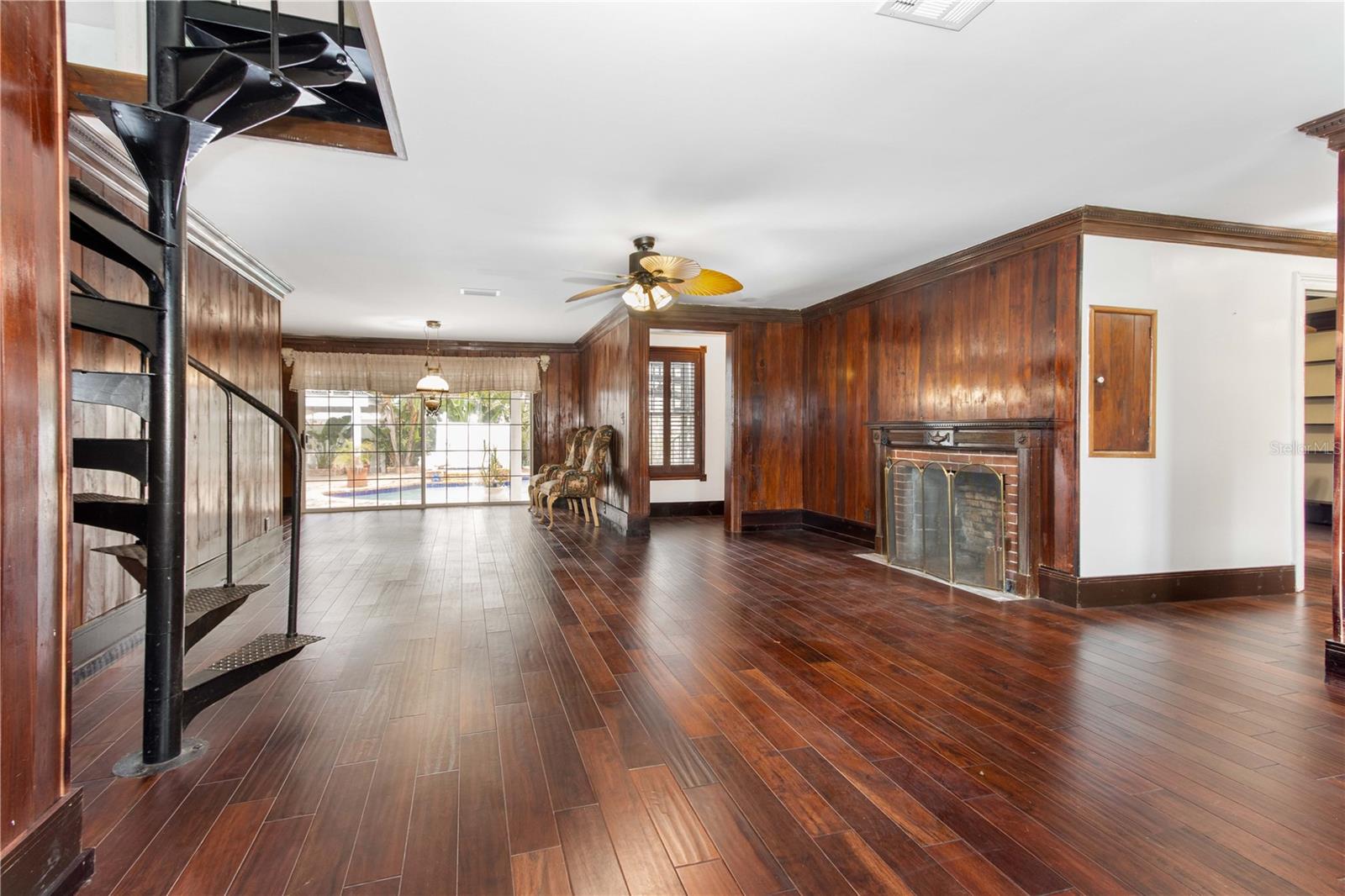 806 NARCISSUS AVE — photo 35