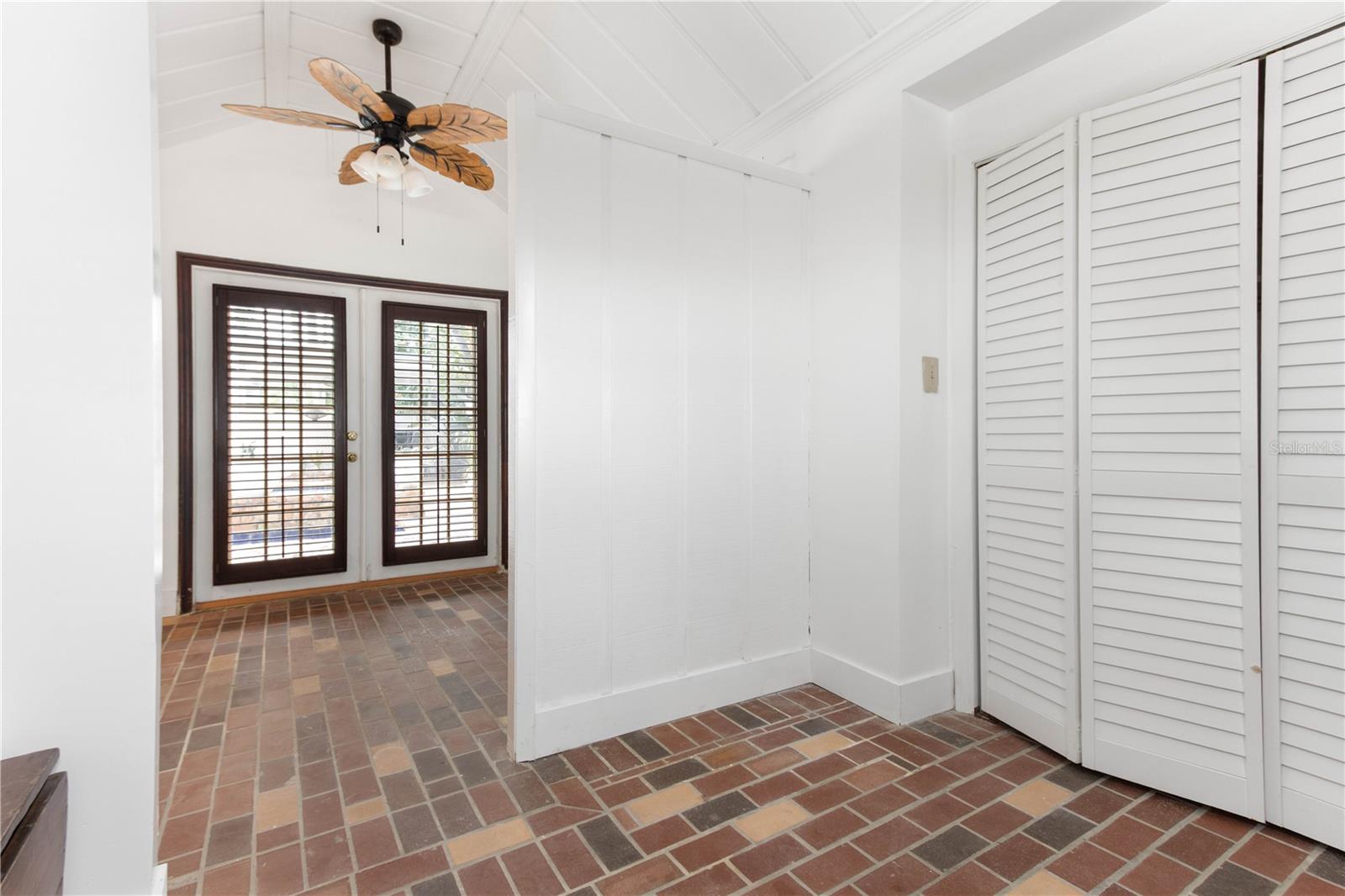 806 NARCISSUS AVE — photo 15
