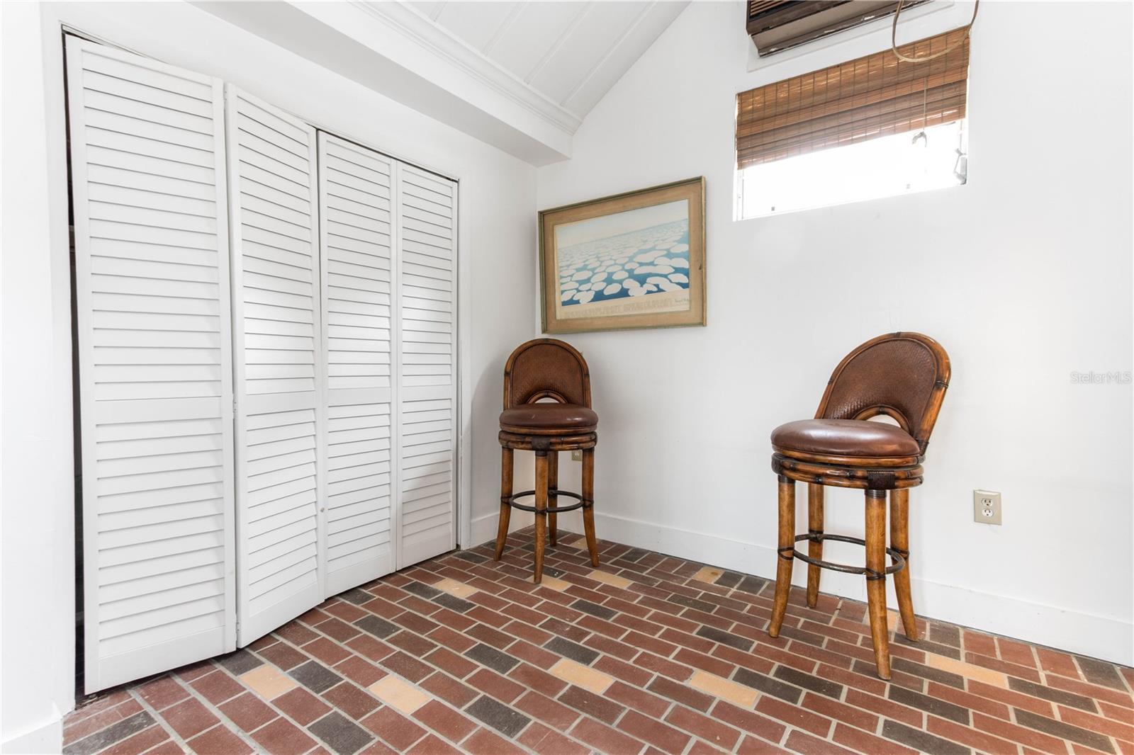806 NARCISSUS AVE — photo 16