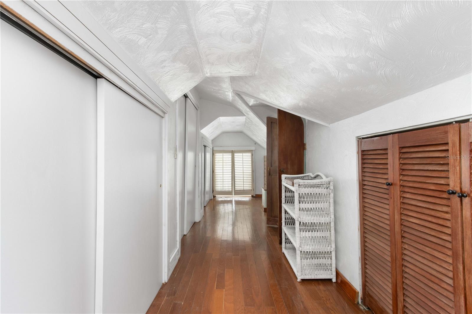 806 NARCISSUS AVE — photo 21
