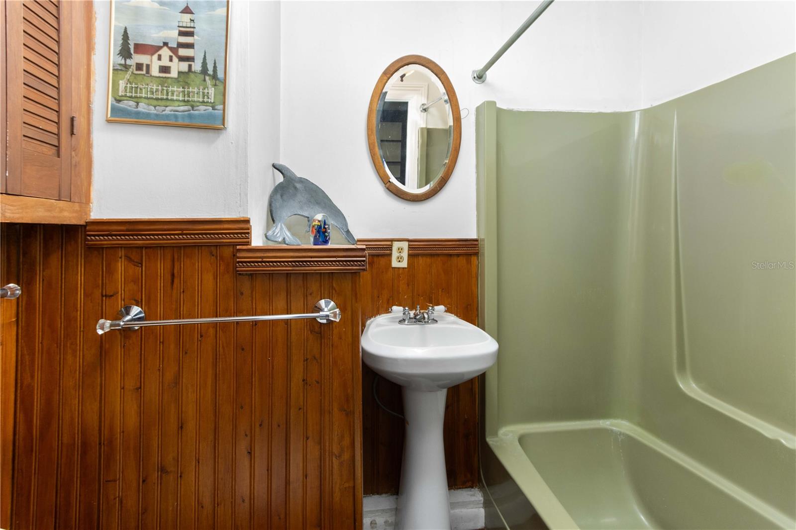 806 NARCISSUS AVE — photo 40