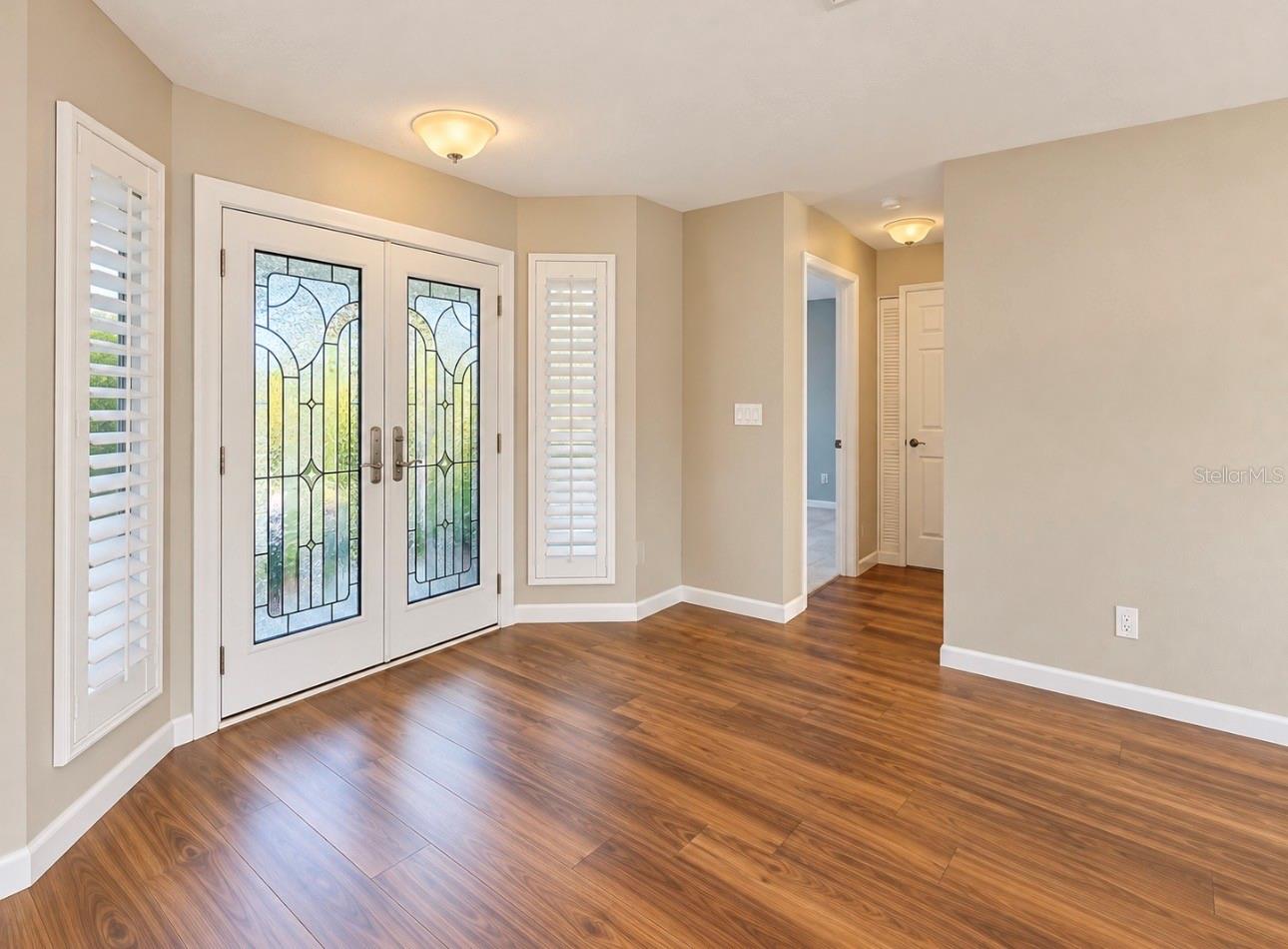 913 SUTTON PL — photo 10