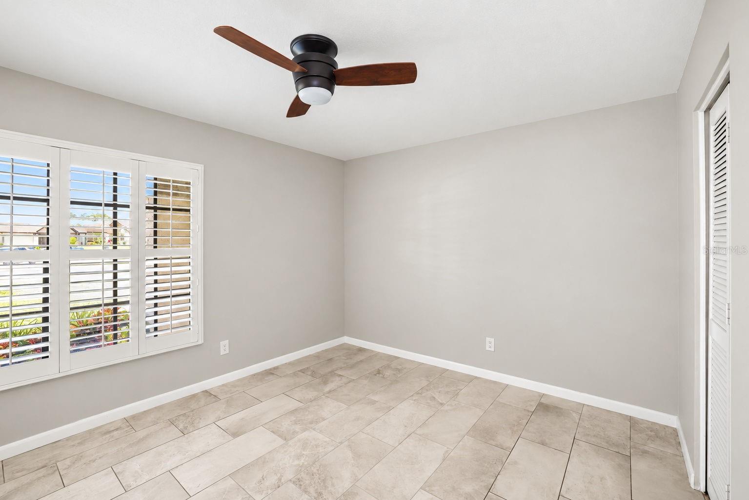 913 SUTTON PL — photo 22