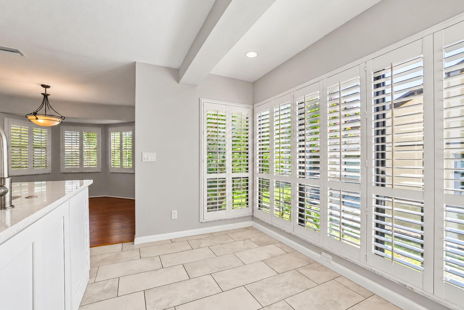 913 SUTTON PL — photo 18
