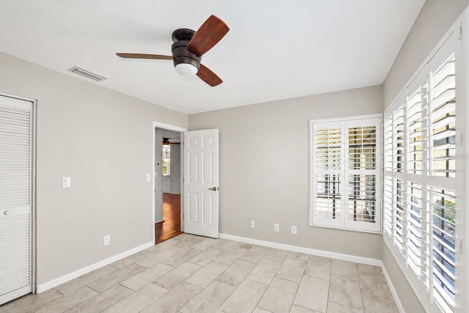 913 SUTTON PL — photo 21