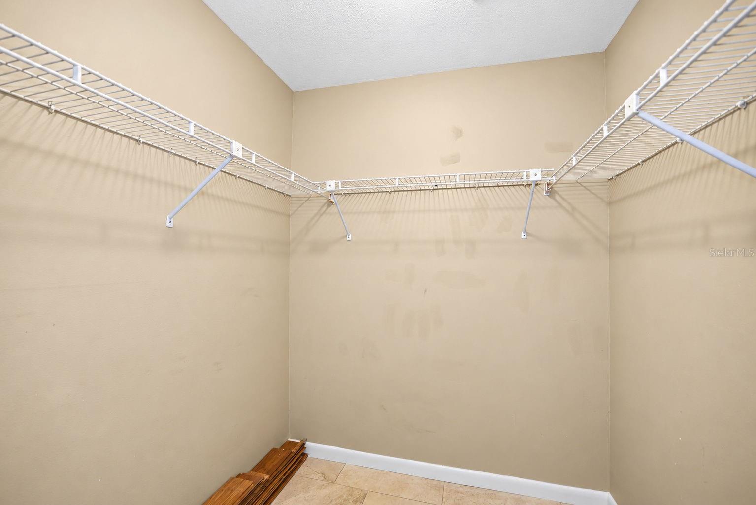913 SUTTON PL — photo 23