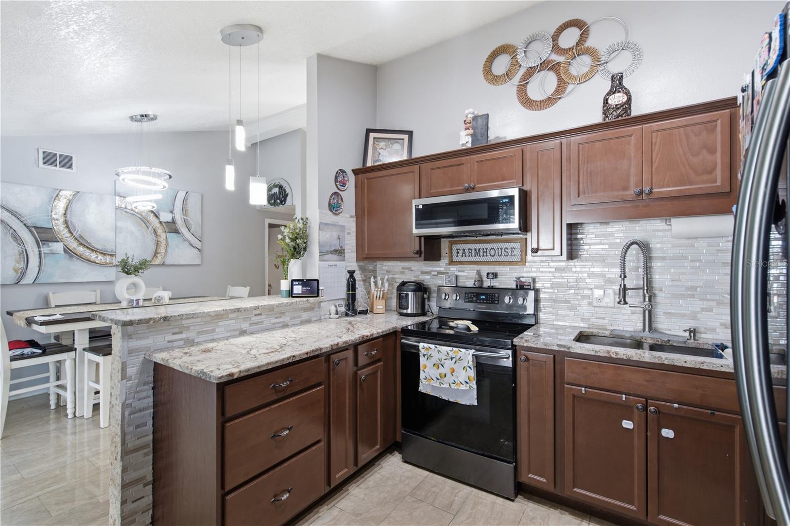 9610 SHALIMAR CT — photo 8