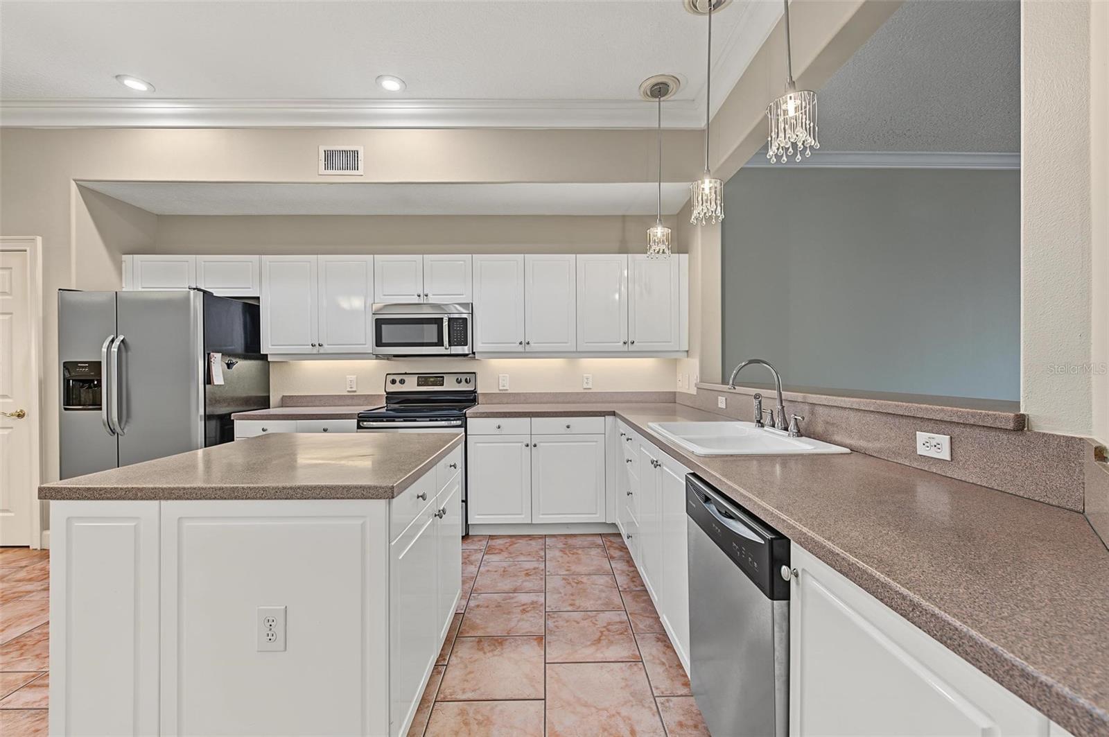 1626 LAGO VISTA BLVD — photo 8