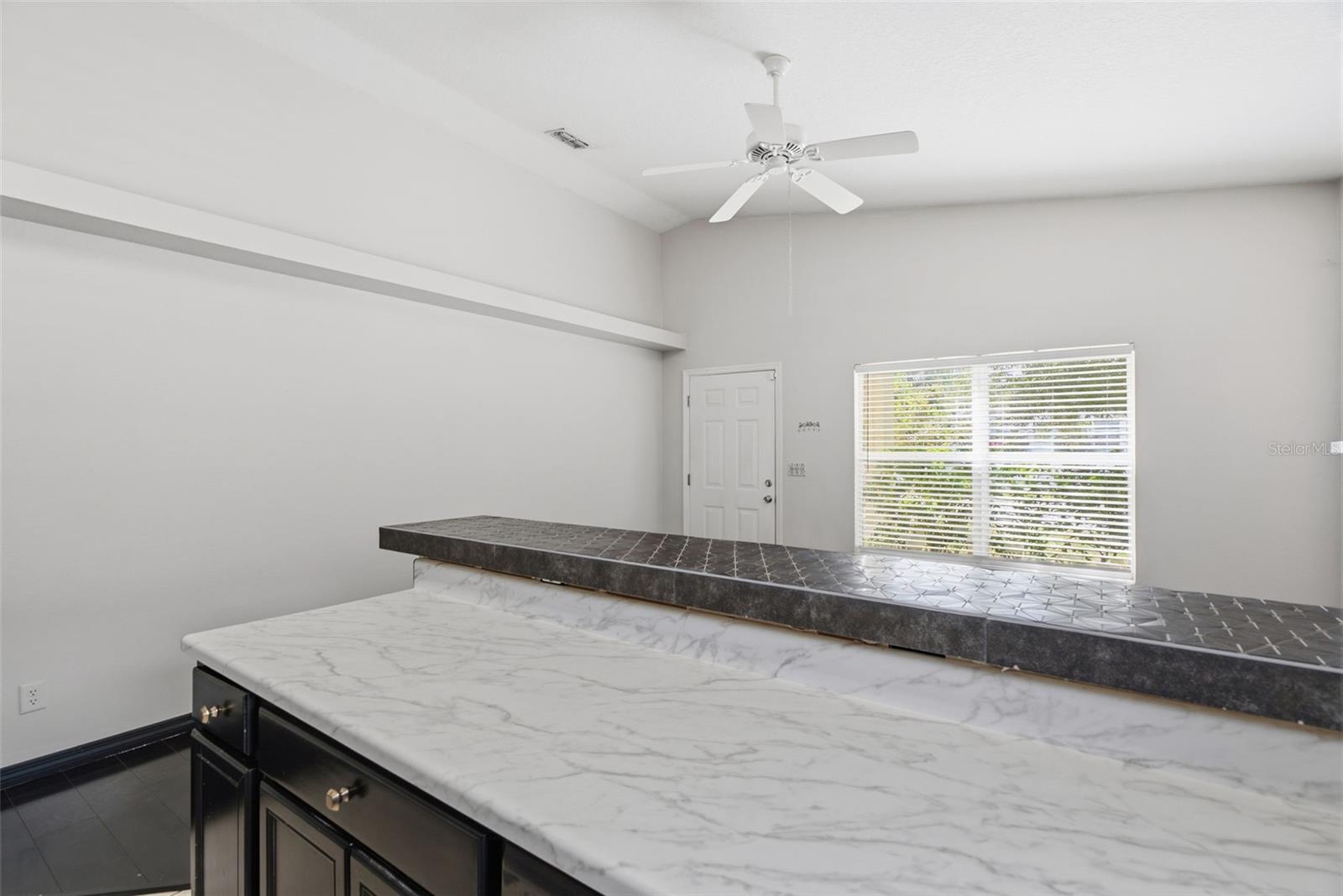 2115 SALEM AVE N — photo 9