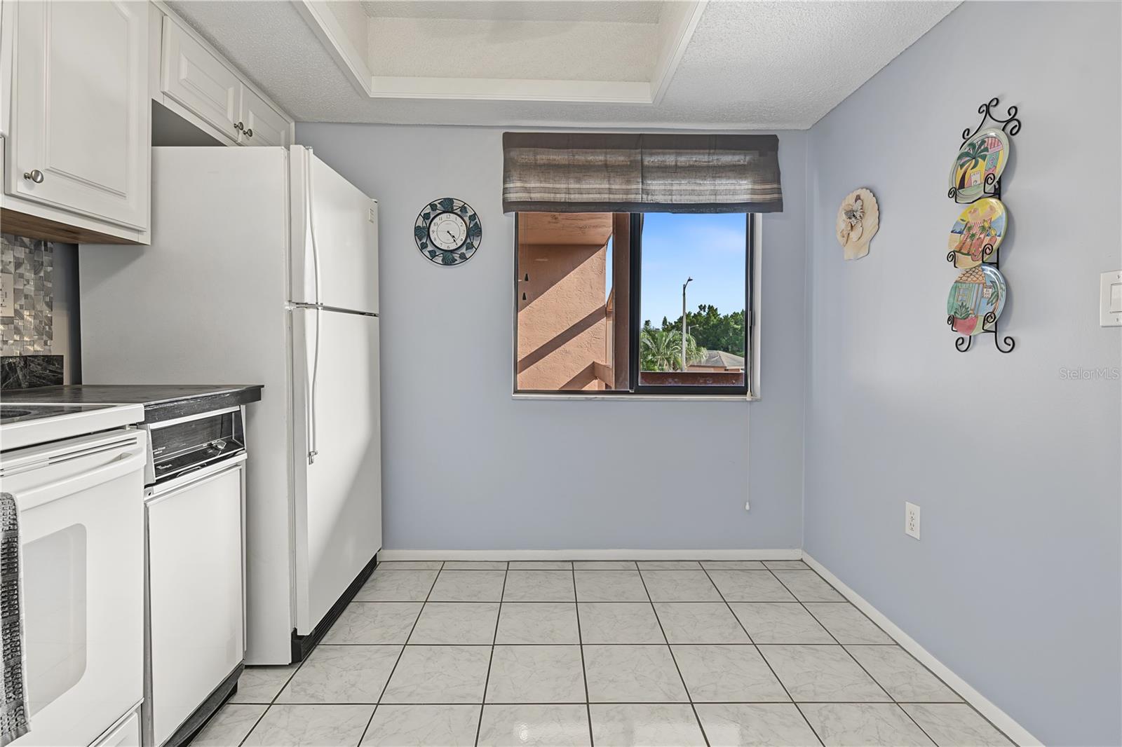 110 LAKESIDE CT #110 — photo 7