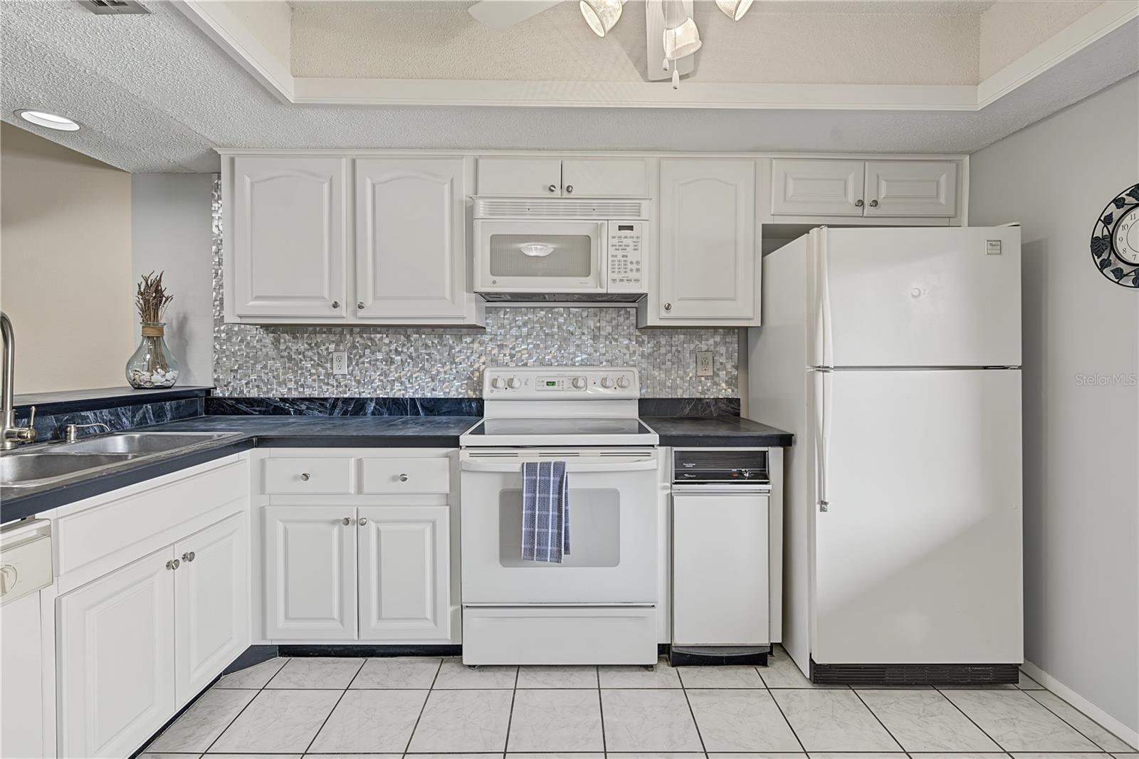 110 LAKESIDE CT #110 — photo 6