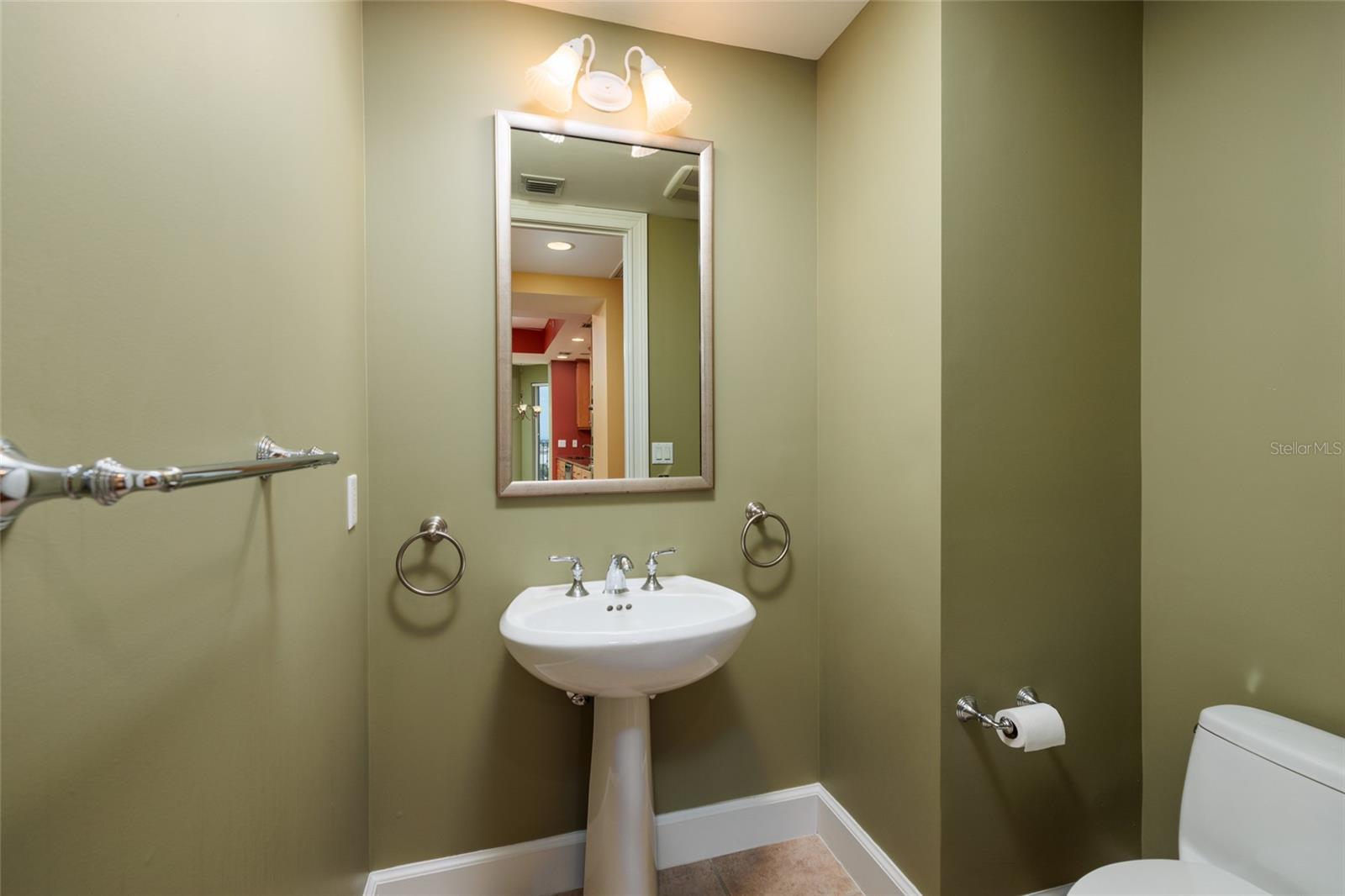 300 BEACH DR NE #1804 — photo 31