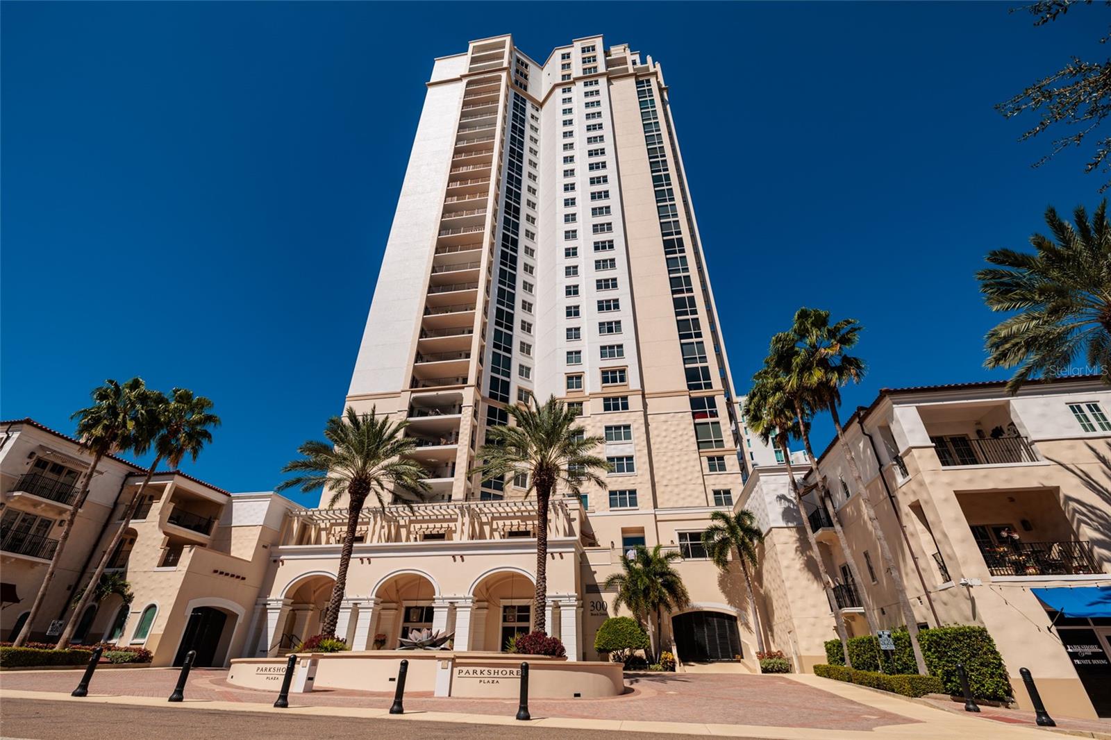 300 BEACH DR NE #1804 — photo 4