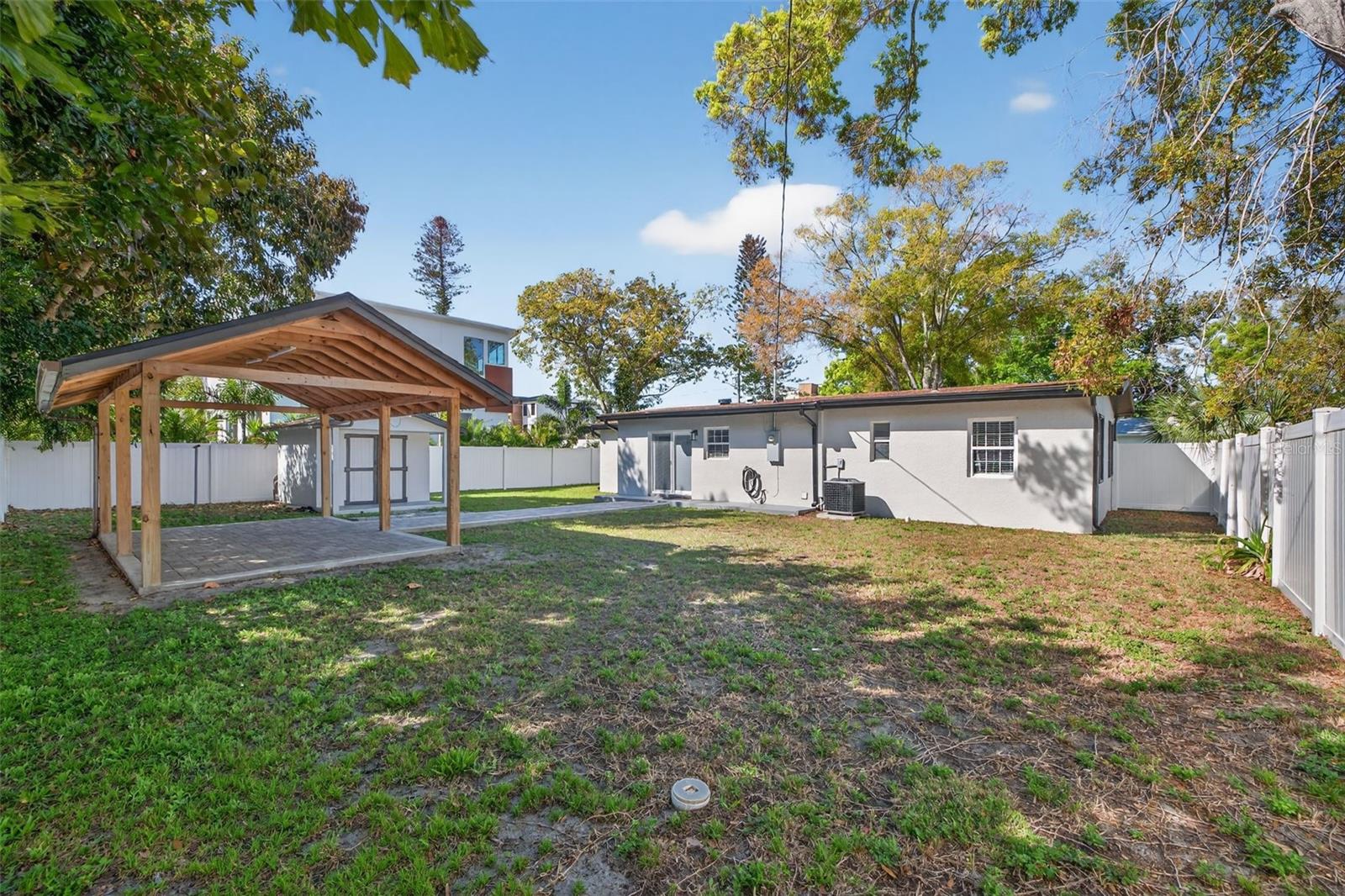 4420 POMPANO DR SE — photo 17