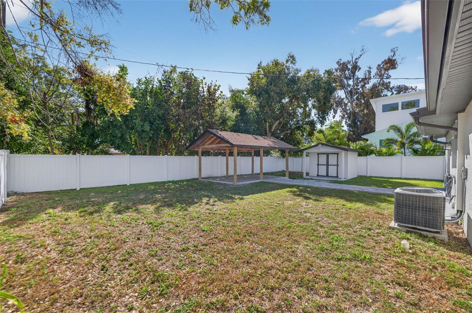 4420 POMPANO DR SE — photo 18