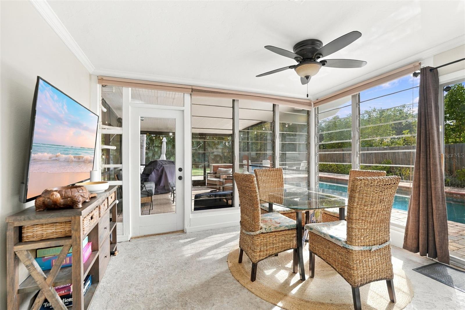 2174 BOUGAINVILLEA ST — photo 17