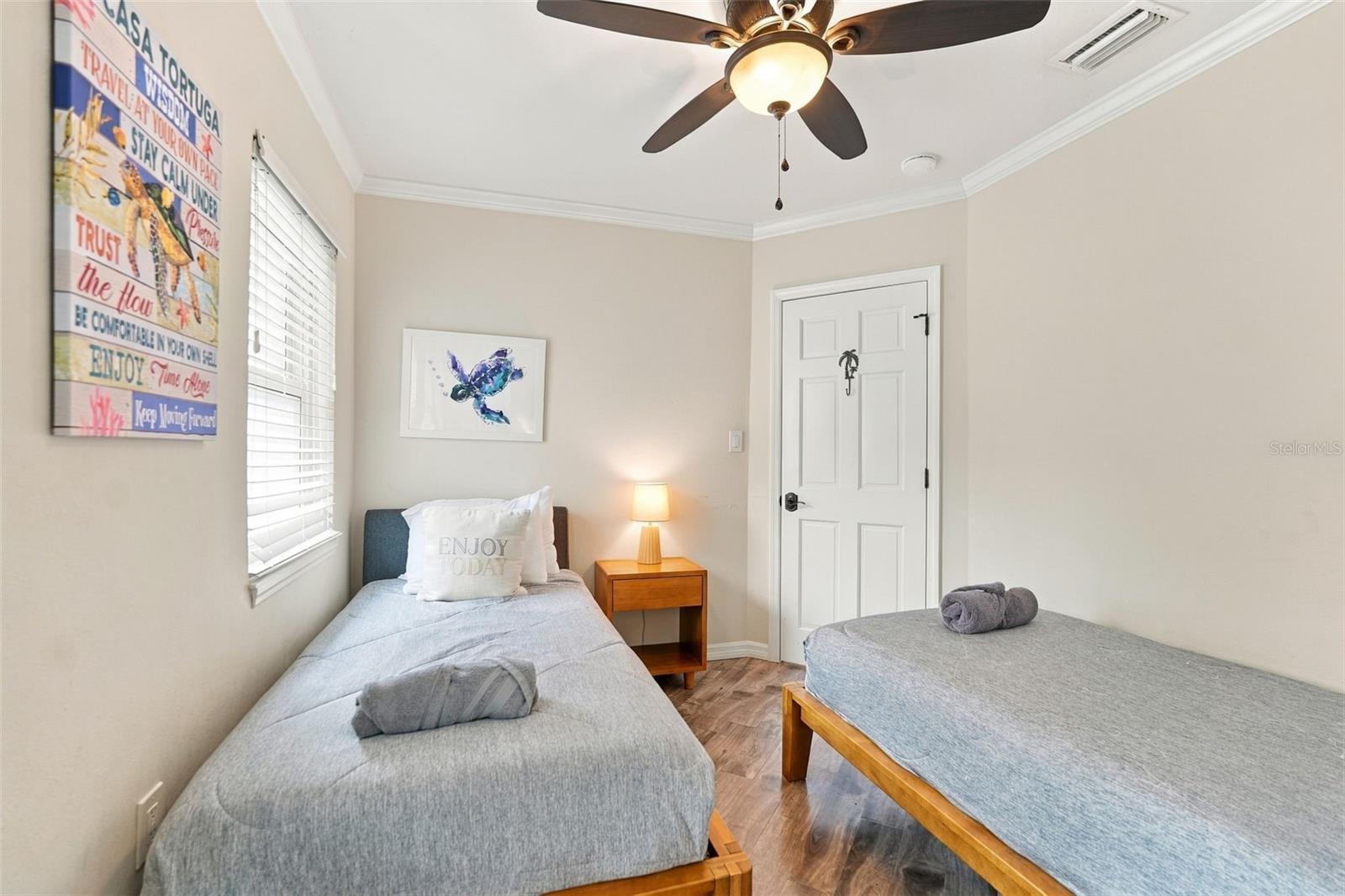 2174 BOUGAINVILLEA ST — photo 32