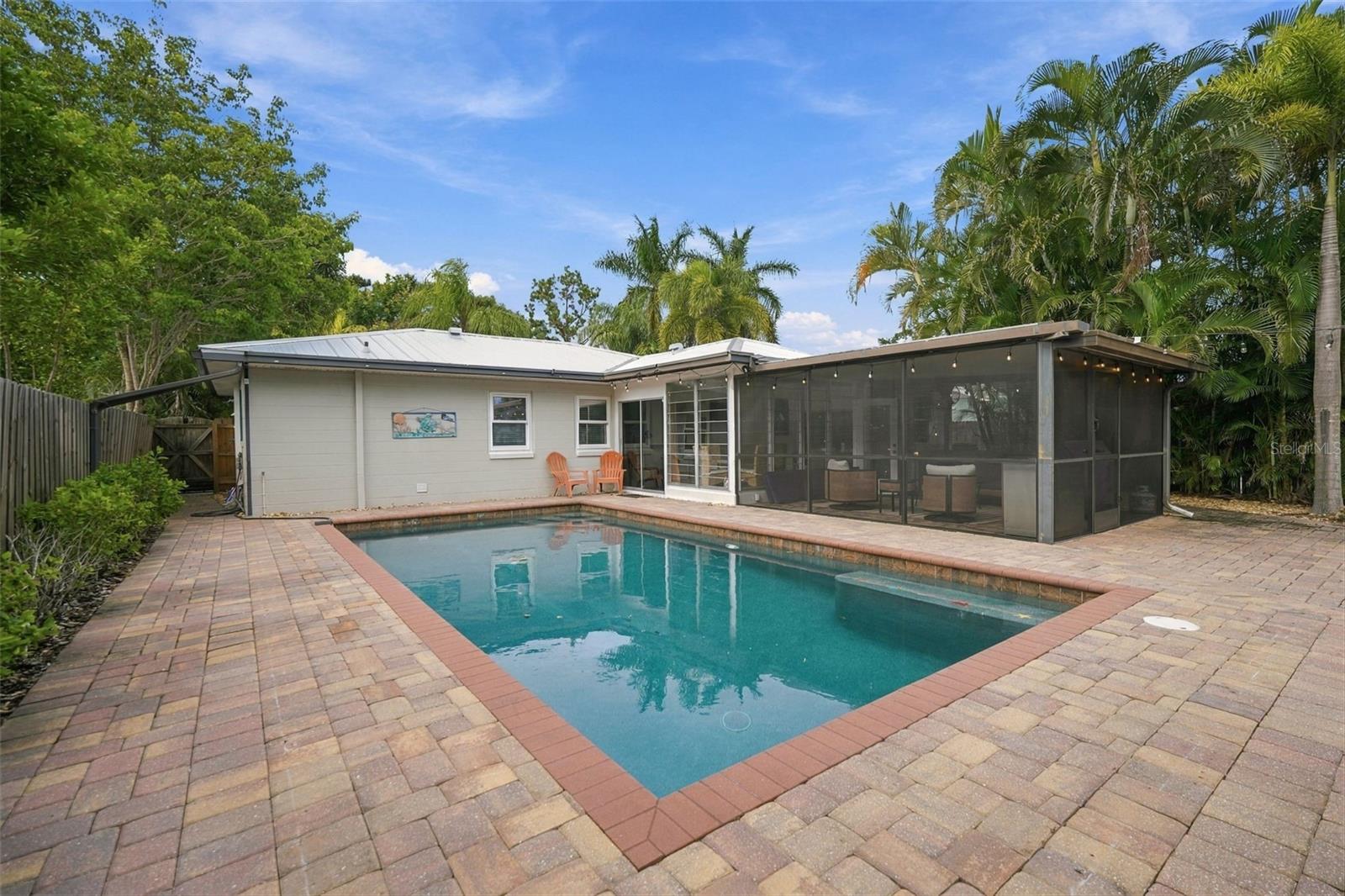 2174 BOUGAINVILLEA ST — photo 46