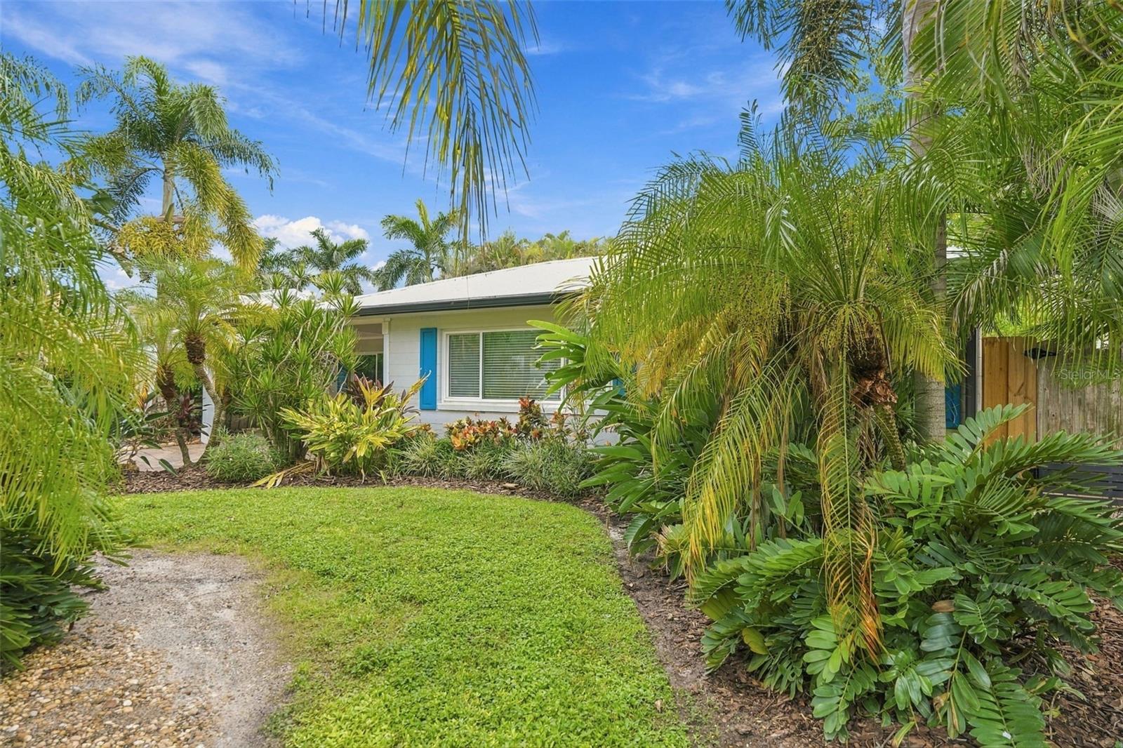 2174 BOUGAINVILLEA ST — photo 3