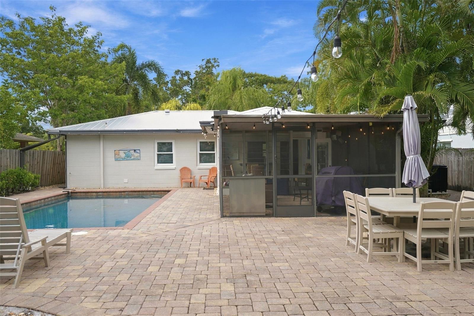 2174 BOUGAINVILLEA ST — photo 50