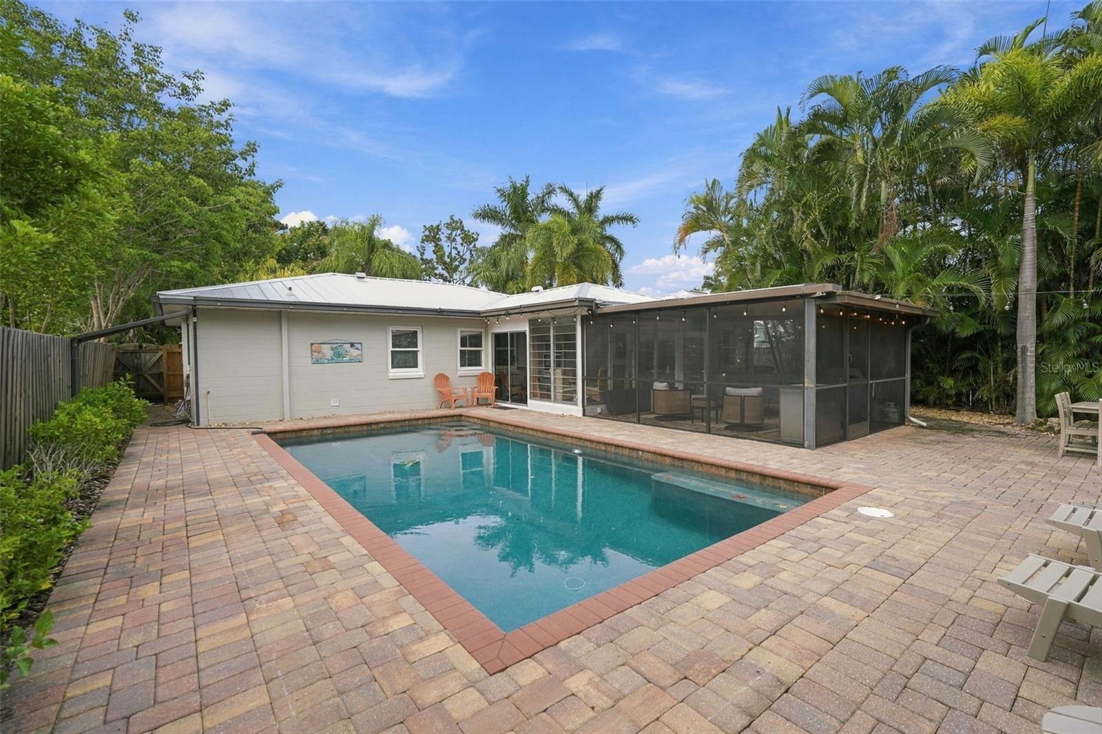 2174 BOUGAINVILLEA ST — photo 49
