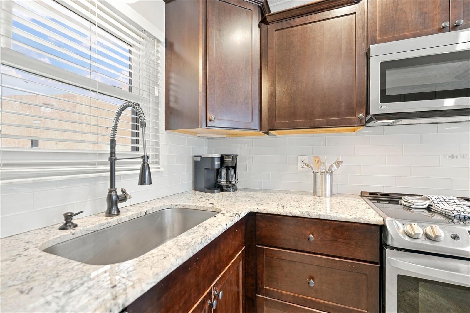 2174 BOUGAINVILLEA ST — photo 14
