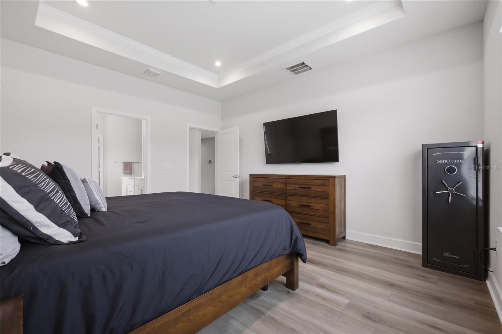 8324 GREENWAY AVE — photo 18