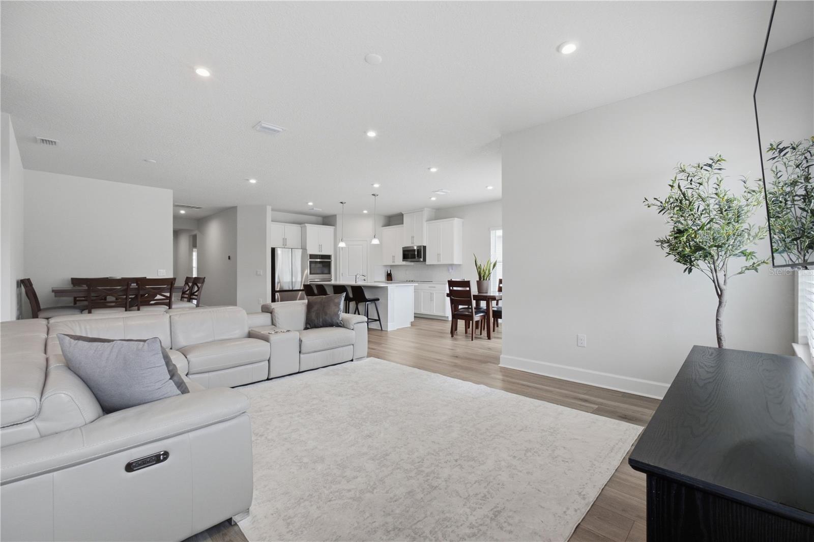 8324 GREENWAY AVE — photo 9