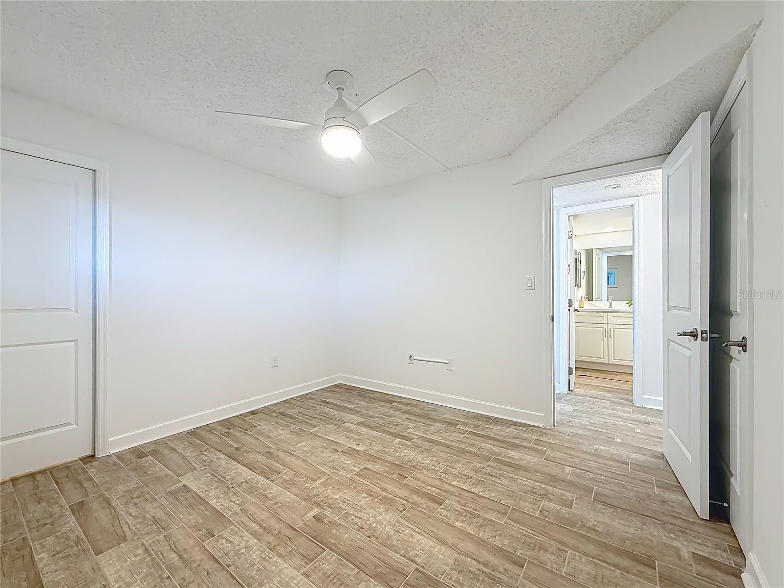 4550 COVE CIR #106 — photo 16
