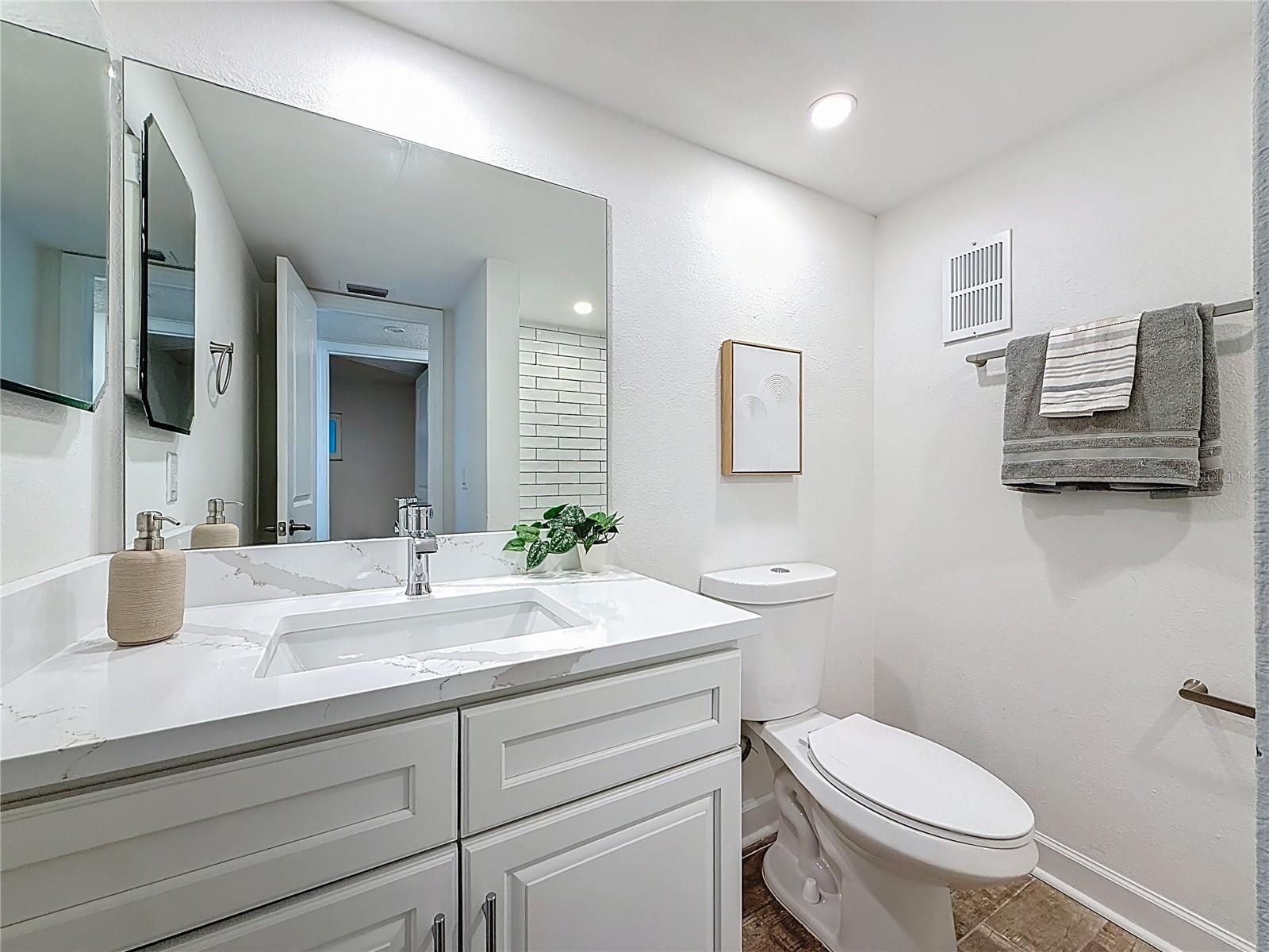 4550 COVE CIR #106 — photo 18
