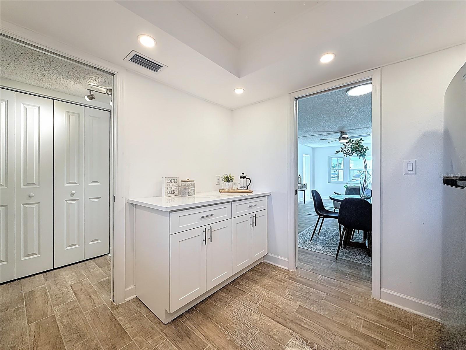 4550 COVE CIR #106 — photo 6
