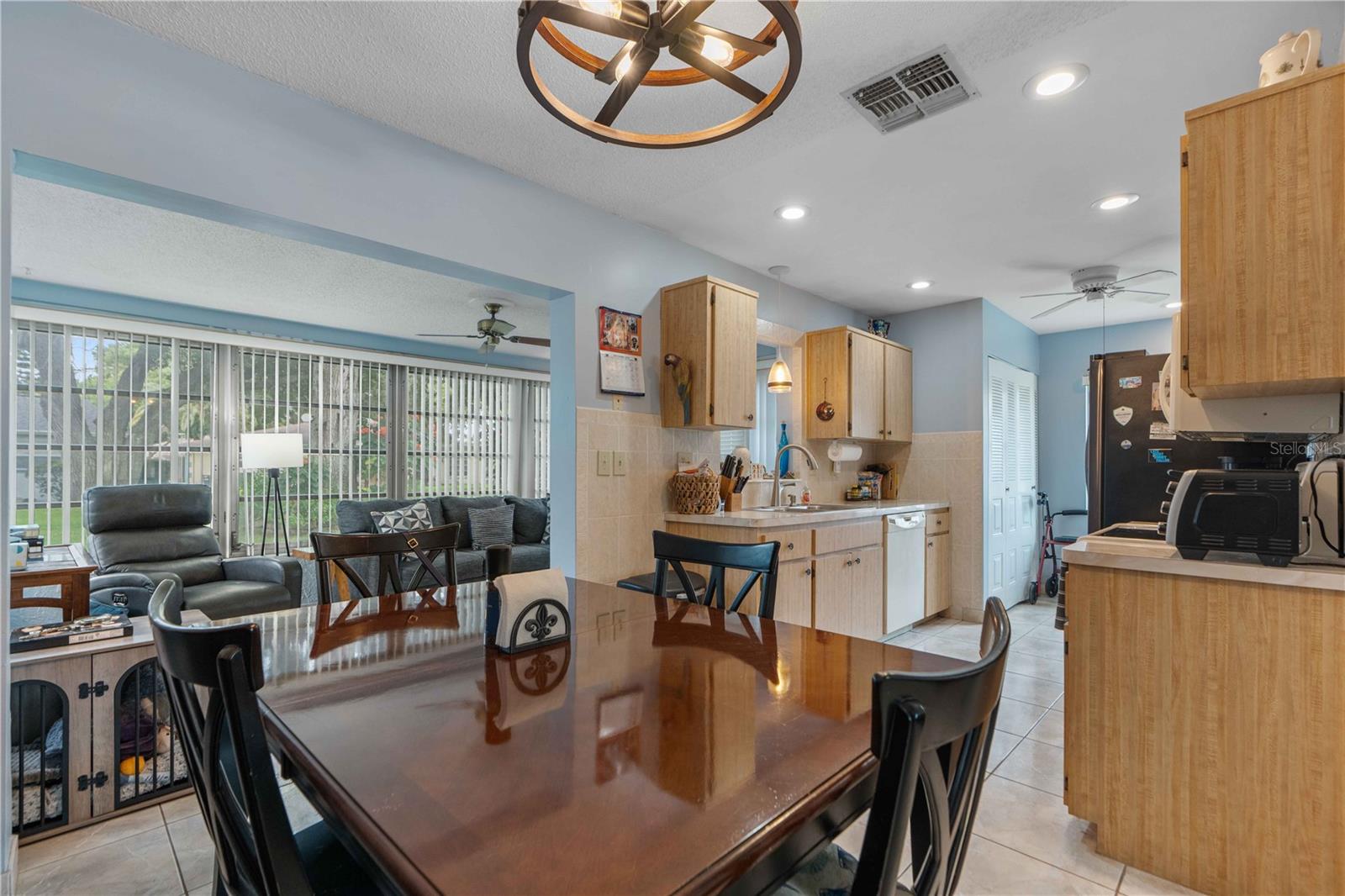 8030 GLENEAGLE DR — photo 5