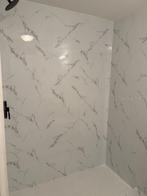 4605 N HUBERT AVE #18 — photo 5