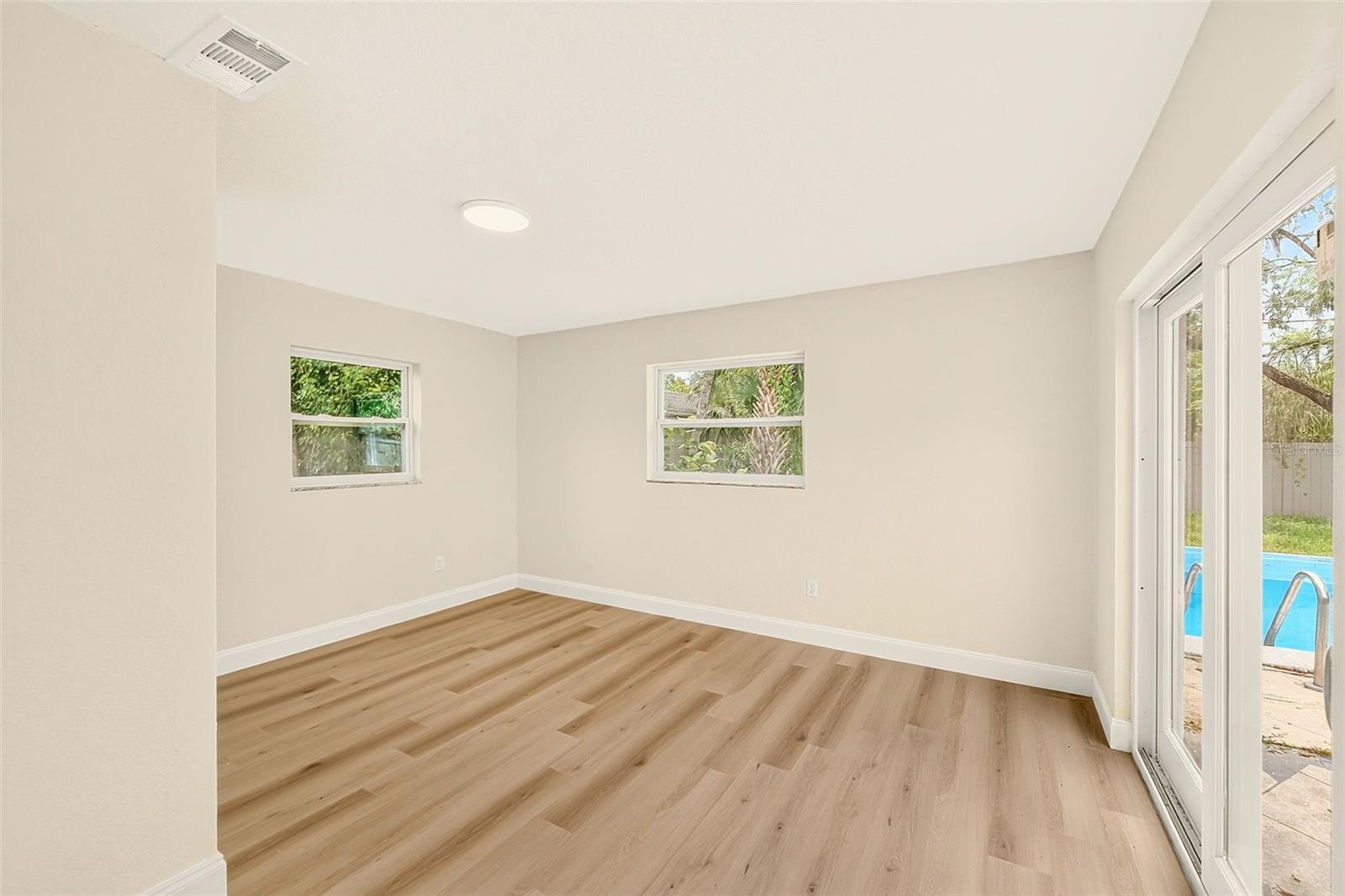 214 45TH AVE NE — photo 23