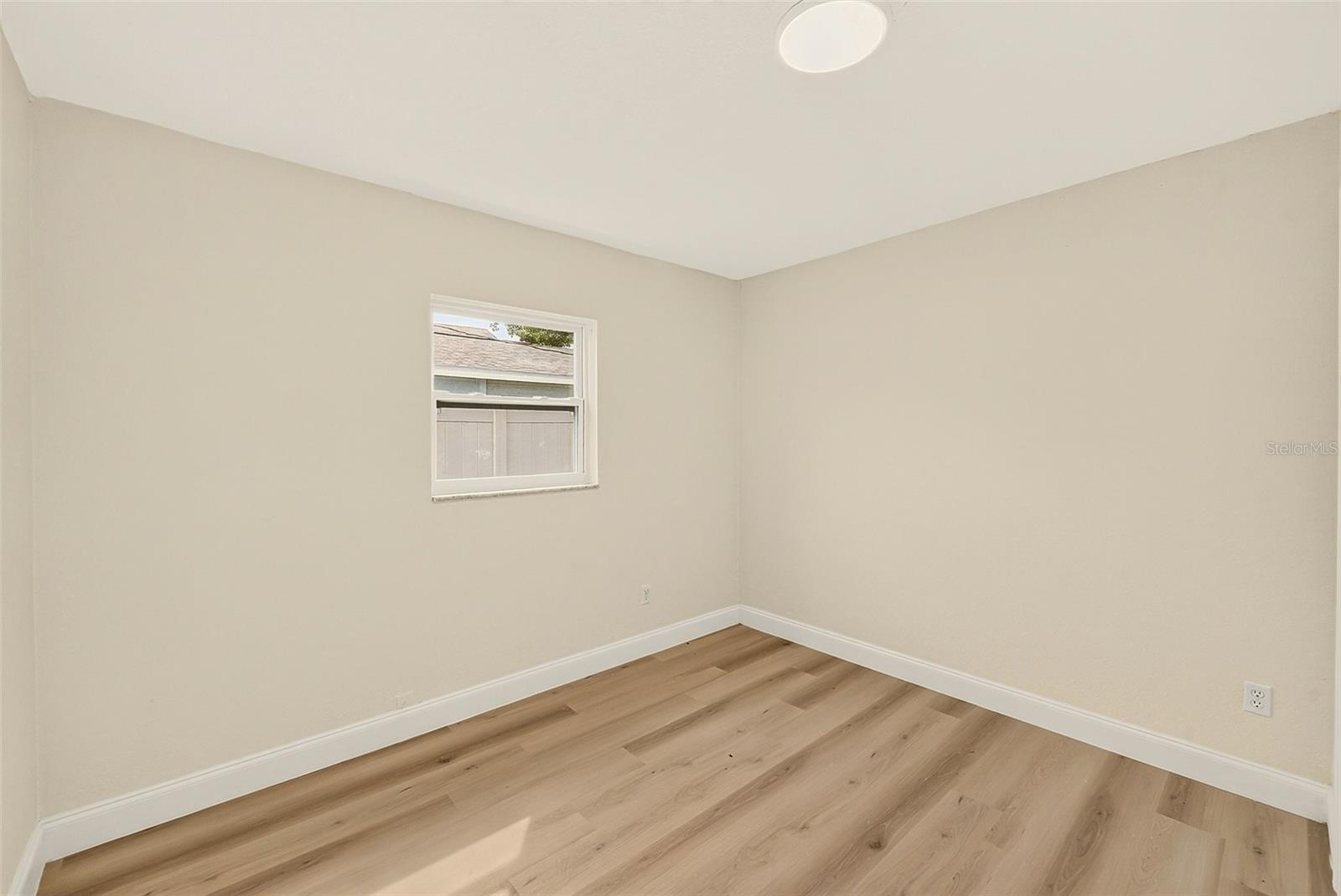 214 45TH AVE NE — photo 21