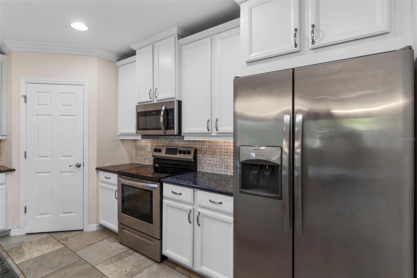 89 NAVIGATION CIR — photo 4