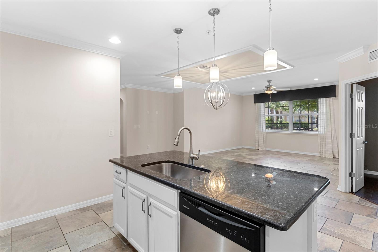 89 NAVIGATION CIR — photo 5