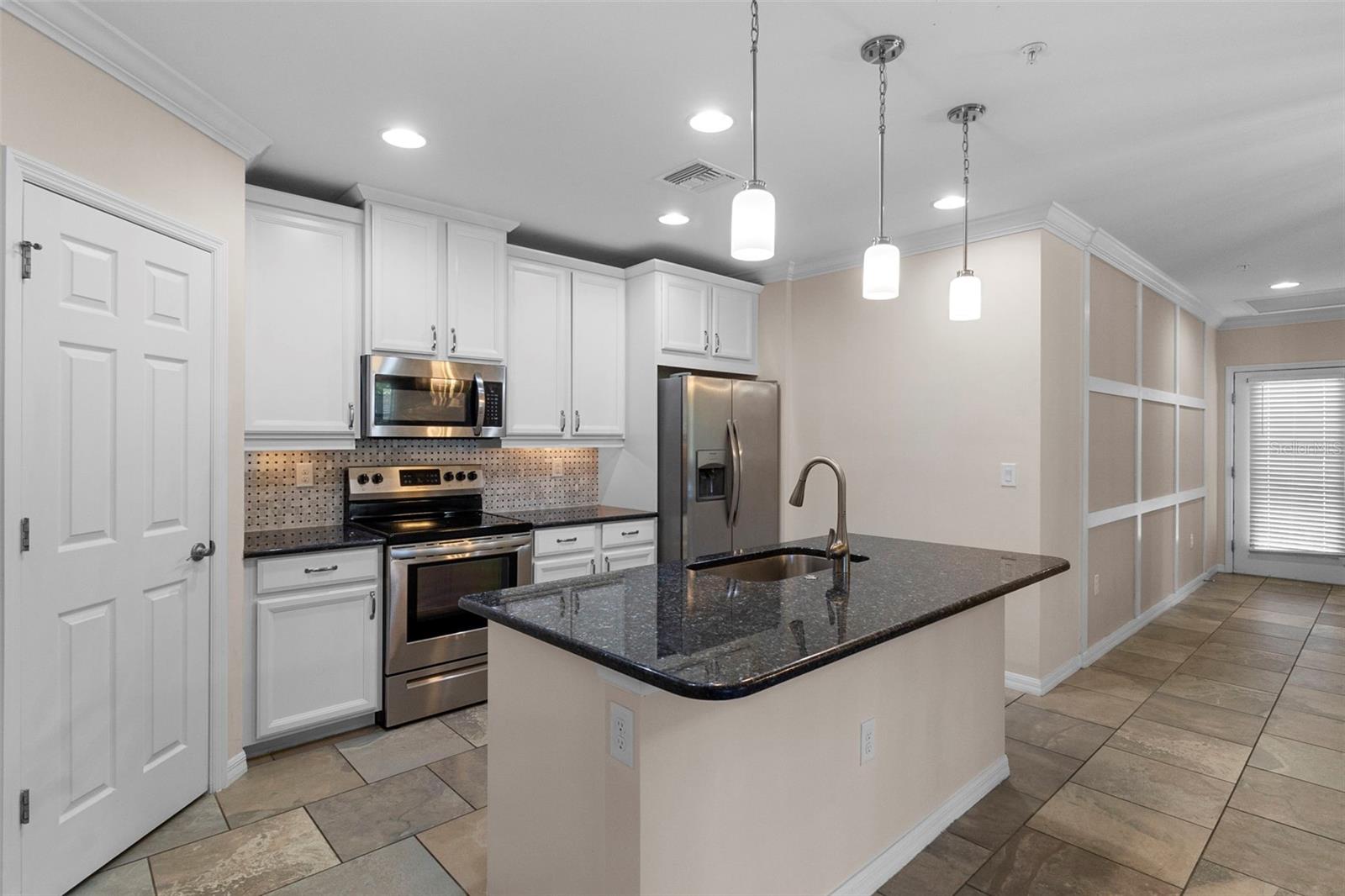 89 NAVIGATION CIR — photo 3
