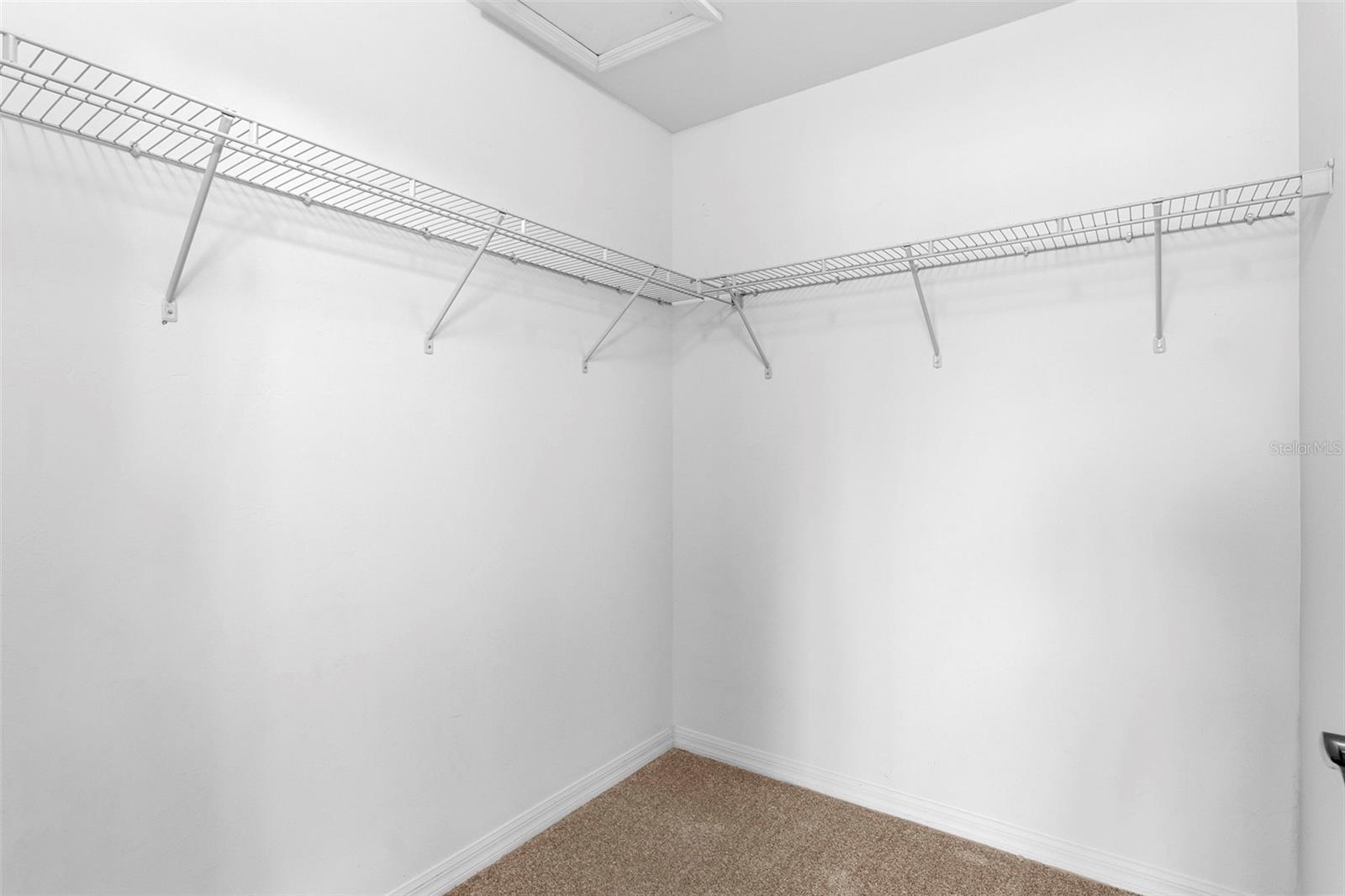 89 NAVIGATION CIR — photo 19