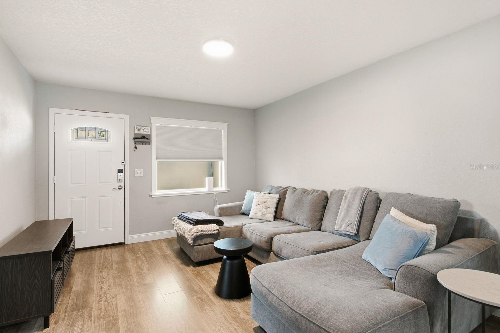 3926 W CASS ST — photo 15