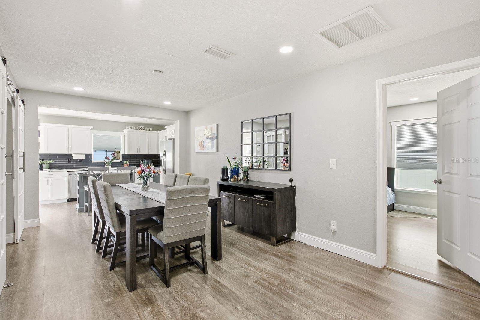 3926 W CASS ST — photo 17