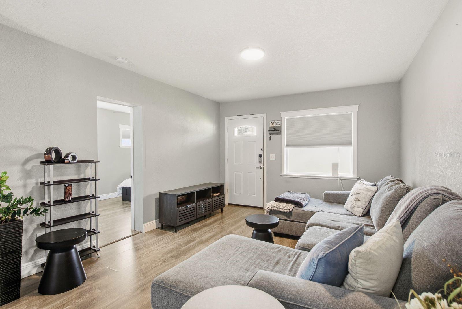 3926 W CASS ST — photo 8