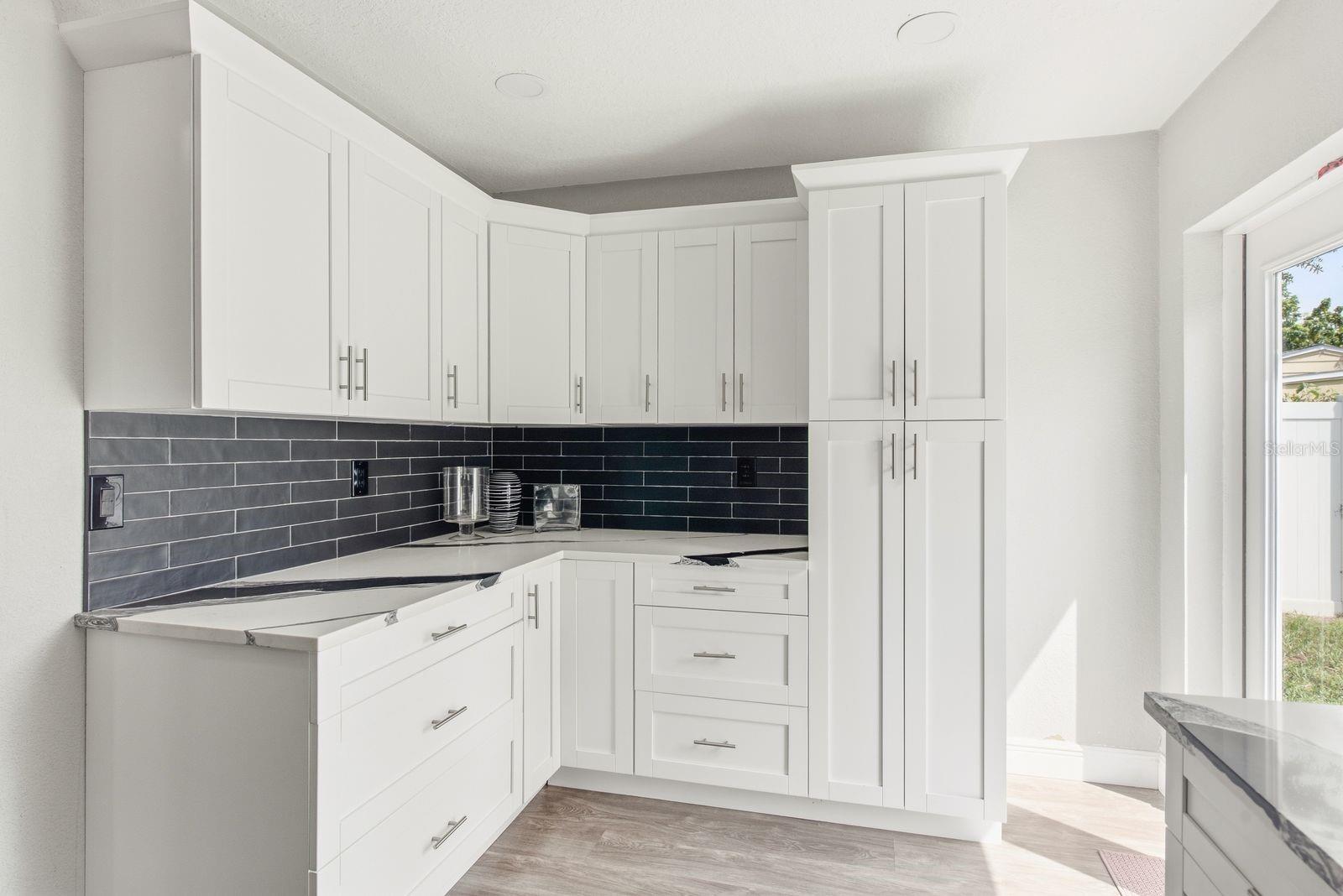 3926 W CASS ST — photo 20