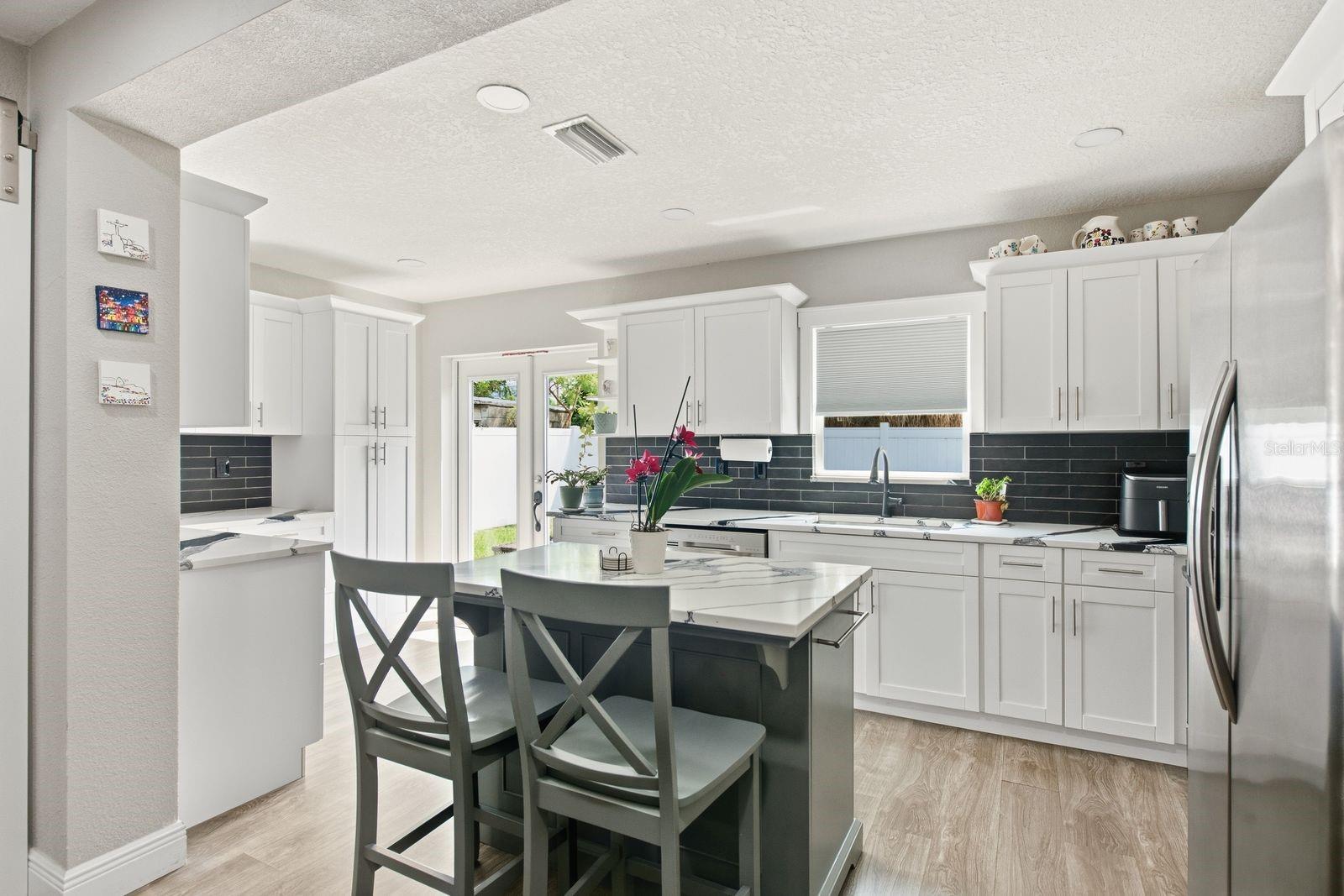 3926 W CASS ST — photo 19