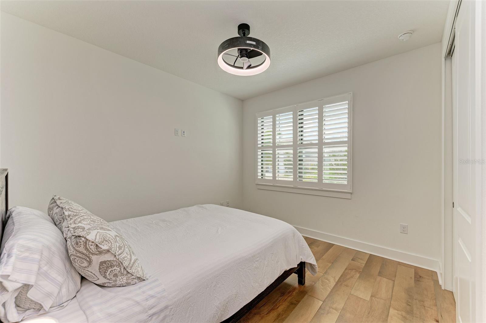 18530 MIDSUMMER PL — photo 29