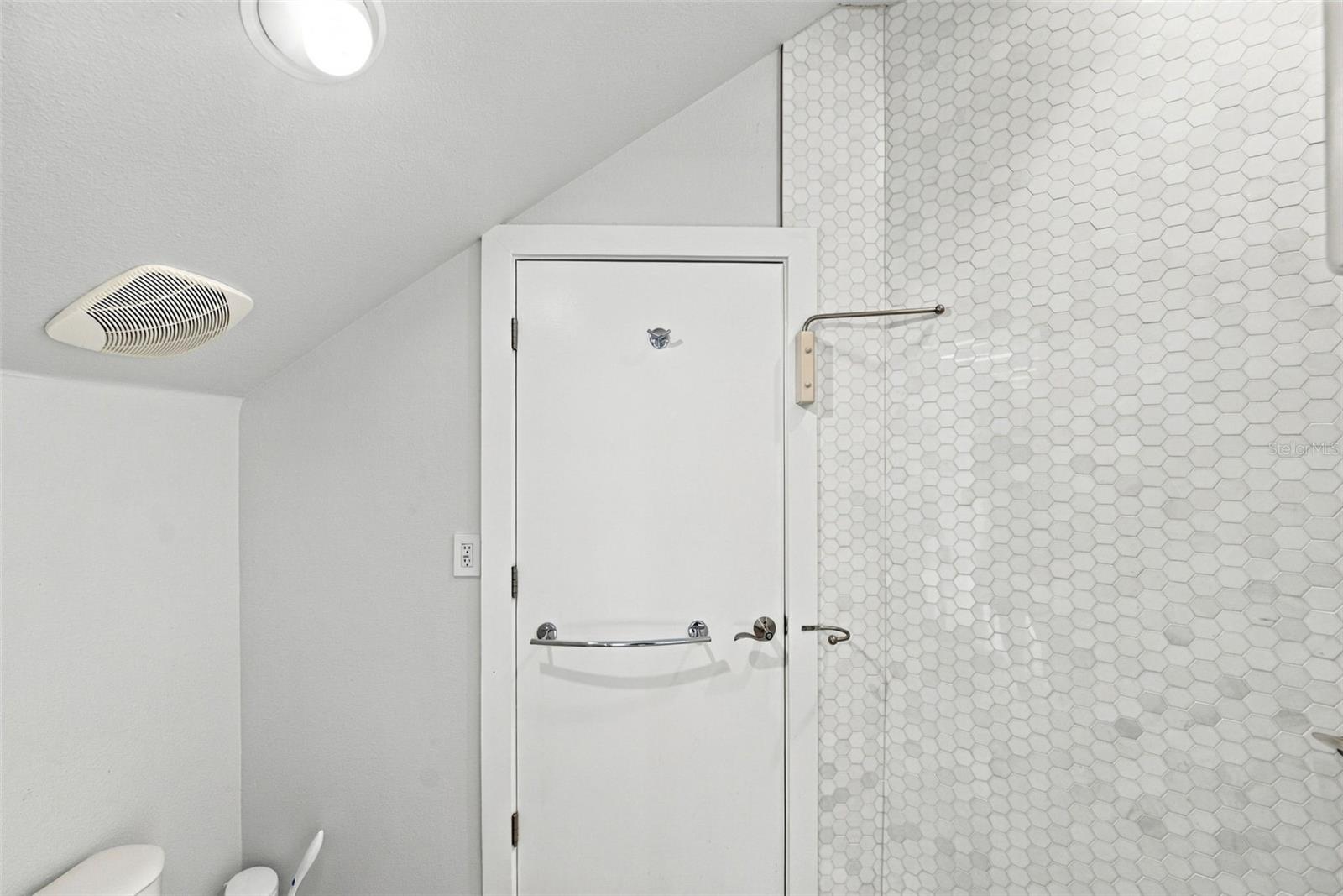 2703 W PRICE AVE — photo 28