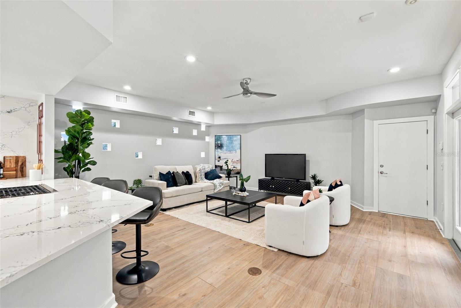 2703 W PRICE AVE — photo 6