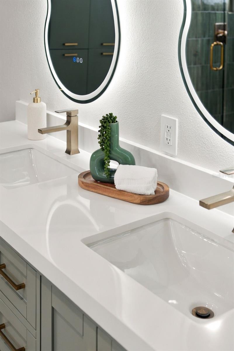 2703 W PRICE AVE — photo 43