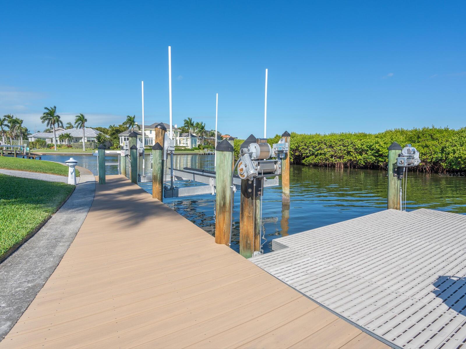 560 HARBOR POINT RD — photo 52